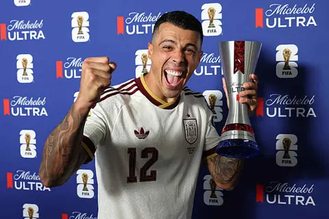 بعد هدفه القاتل.. بورو رجلا لمباراة إسبانيا وفرنسا في كأس العالم